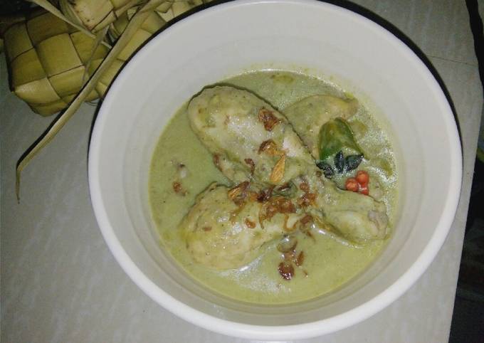 Opor Ayam Kuah Putih