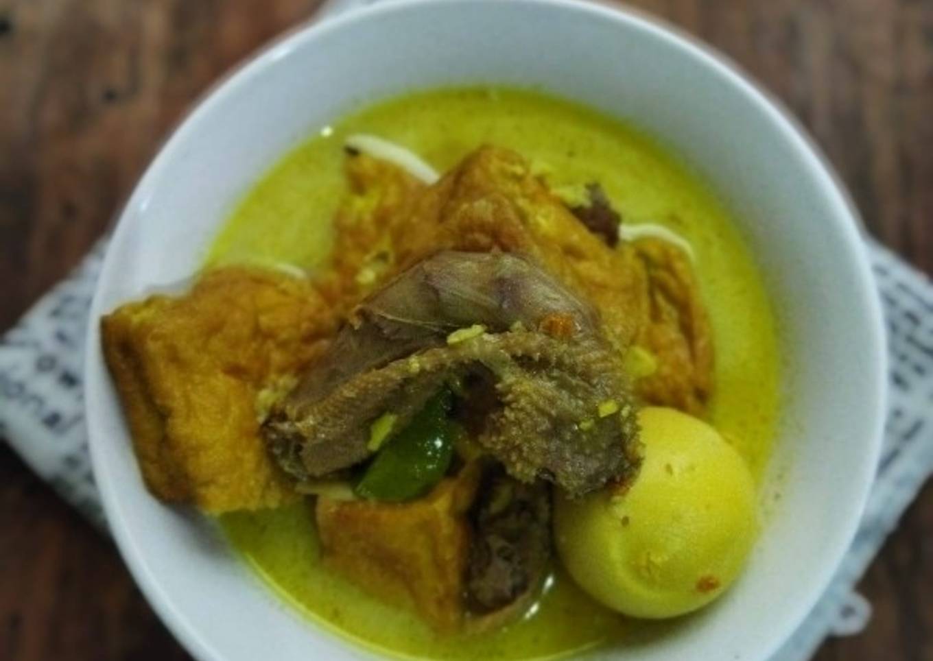 Opor Ayam Tahu Telur