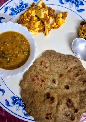 बाजरे की रोटी रेसिपी मुख्य फोटो