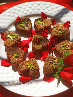 खजूर और सूखे मेवे की बर्फी /रोल (Khajur Sukhe Meve ka Barfi Roll रेसिपी मुख्य फोटो