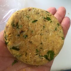 A picture of Rashay walay chicken shami kabab.