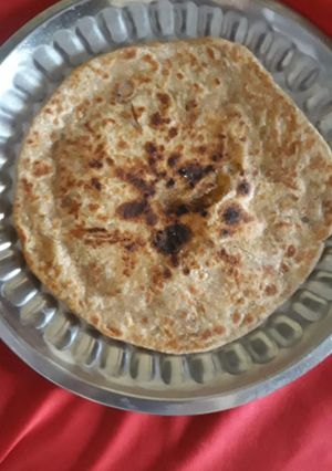 आलू का पराठा(aloo ka paratha recipe in hindi) रेसिपी मुख्य फोटो