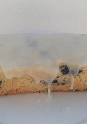 Una foto de Budín vegano de limón y arándanos