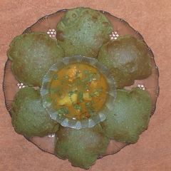 A picture of Indori Palak poori.