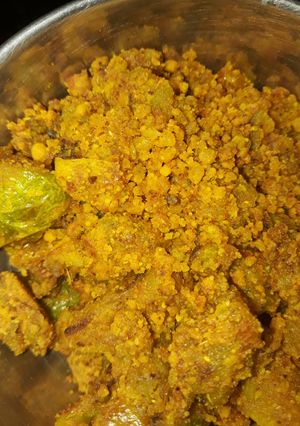 કાચા ટામેટા નું લોટ વાળું શાક (Kacha Tomato Lot Vadu Shak Recipe In Gujarati) રેસીપી મુખ્ય ફોટો