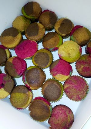A picture of Rainbow cup cake # kano.