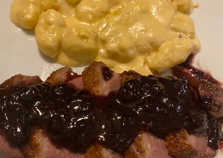 Magret de Pato y mermelada de sangría