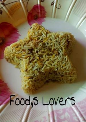 A picture of White biryani.