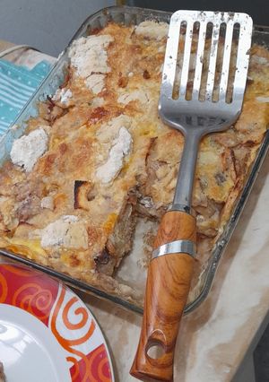 Una foto de Torta fácil de manzanas con bocha de helado de crema