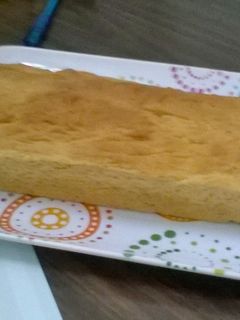 Una foto de Pan tipo rústico de queso y hierbas para untarle algún paté (solamente amasado en máquina de pan).