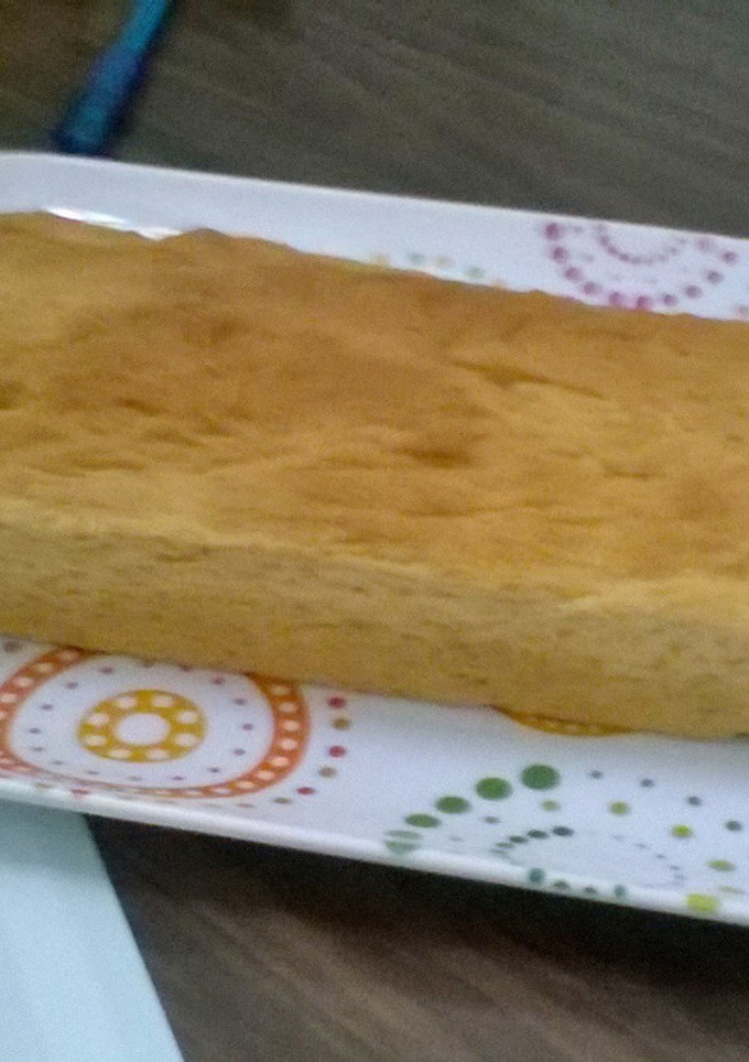 Una foto de Pan tipo rústico de queso y hierbas para untarle algún paté (solamente amasado en máquina de pan).
