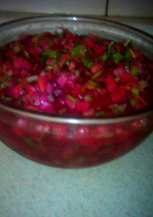 Una foto de Ceviche de verduras y frutas