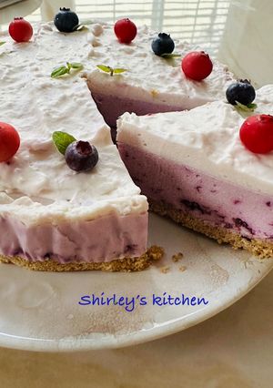 藍莓優格慕斯蛋糕 (Blueberry Yogurt Mousse Cake) 的食譜成品照片