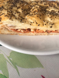 Una foto de Hojaldrado vegetariano con top de chía 🌱