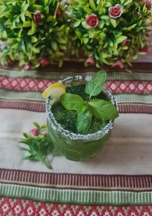 A picture of Mint margarita.