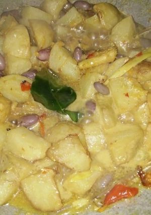 Foto resep Gutam (gulai kentang & kacang merah)