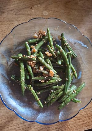 A picture of Stir fry beans.