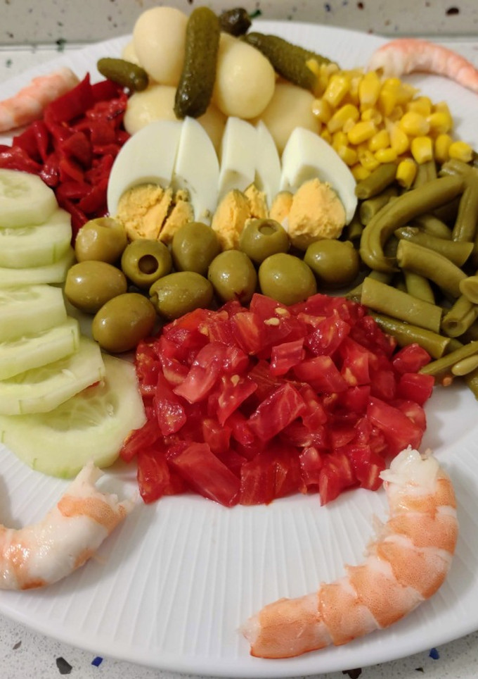 Una foto de Ensalada con langostinos
