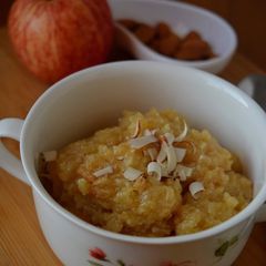 A picture of Apple Almond Halwa.