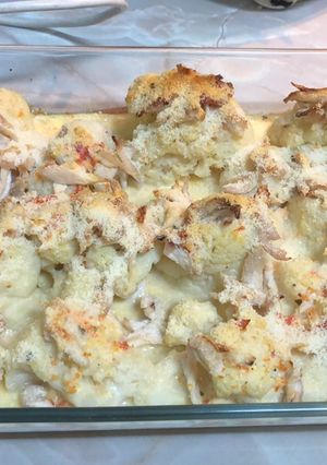 Una foto de Coliflor con pollo y salsa “sin nata” gratinado. 🍽