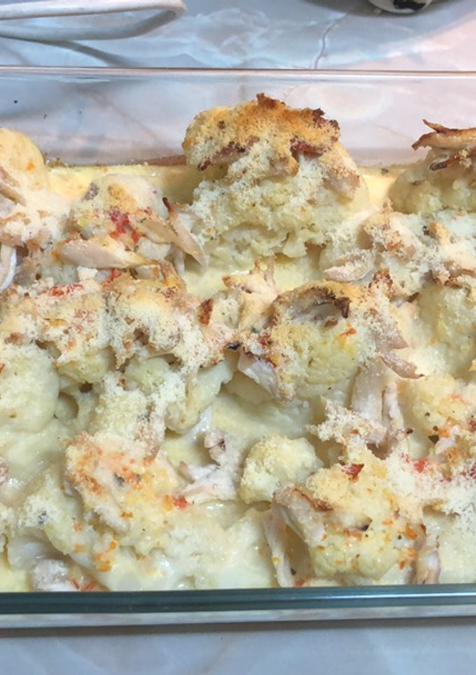 Una foto de Coliflor con pollo y salsa “sin nata” gratinado. 🍽