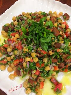 صورة لوصفة سلطة الفول مع الحمص
