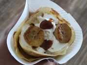 Une photo de dessert chantilly banane