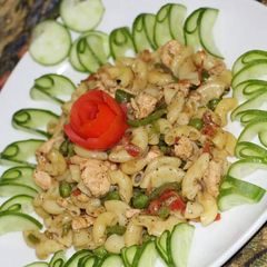 A picture of Chicken veggies macroni.