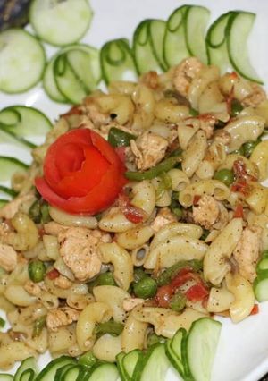 A picture of Chicken veggies macroni.