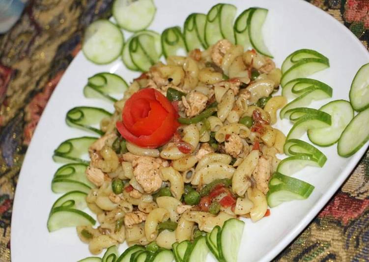 Chicken veggies macroni