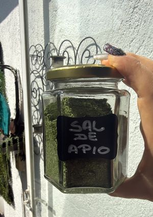 Una foto de Sal de apio