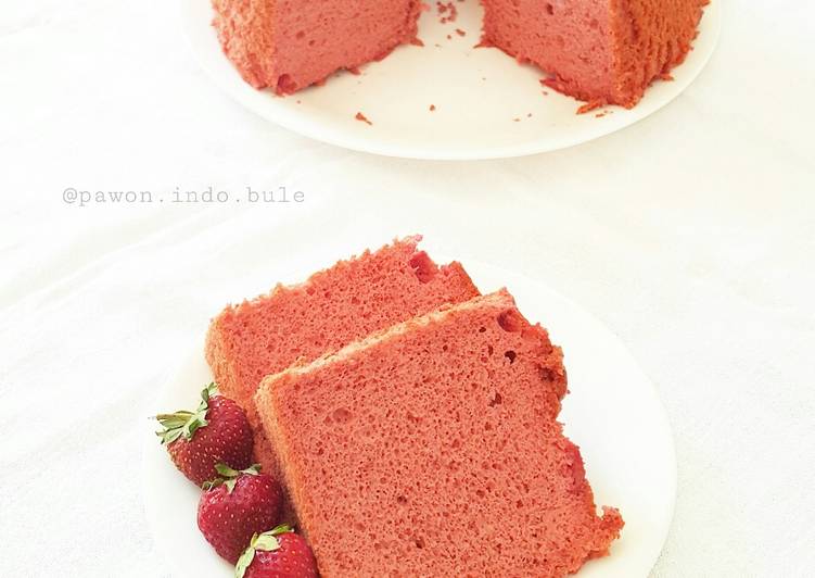 Simple Way to Make Perfect Strawberry Chiffon Cake