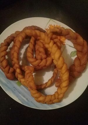 A picture of Braided mandazi.