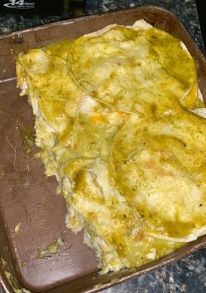 A picture of Green Chicken Enchiladas.
