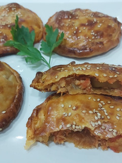 Una foto de Empanadillas caseras de pisto con atún 🍅🍅