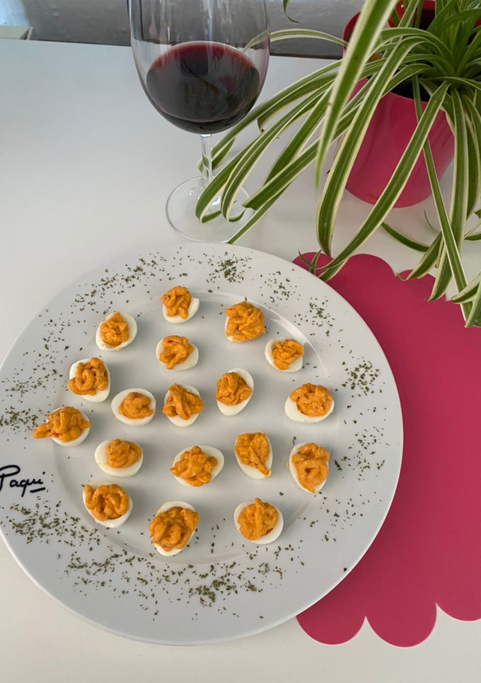 Una foto de Huevitos de codorniz rellenos para tapeito