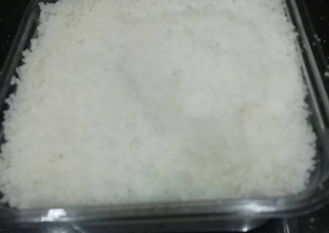 Desiccated coconut powder