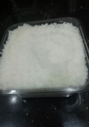 A picture of Desiccated coconut powder.