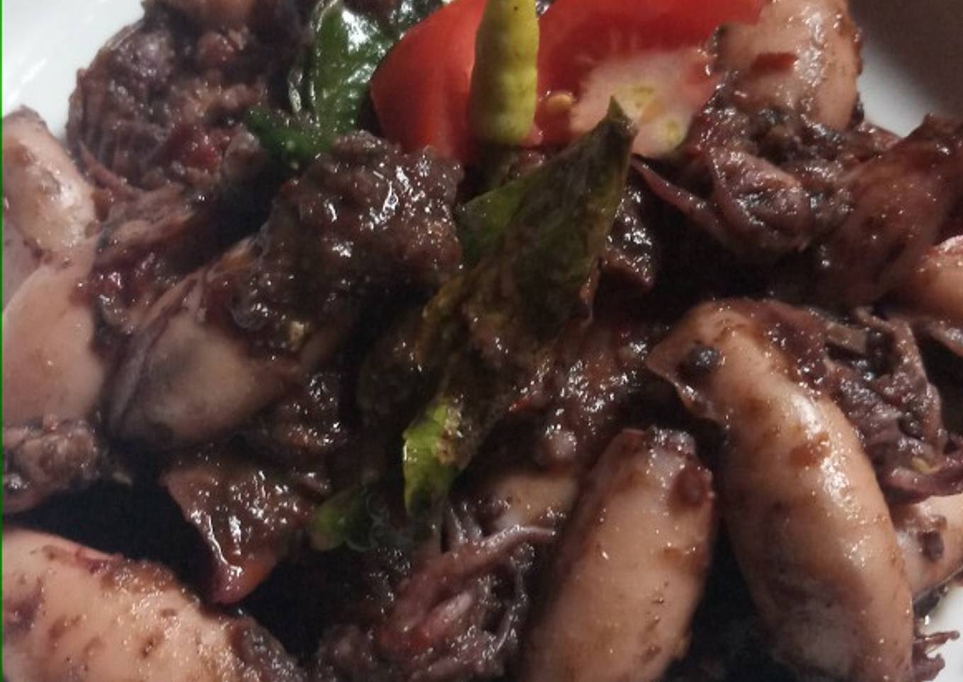 Cumi dengan saus hitam