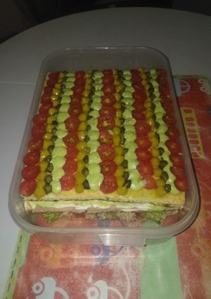 Una foto de Torre de piononos agridulce