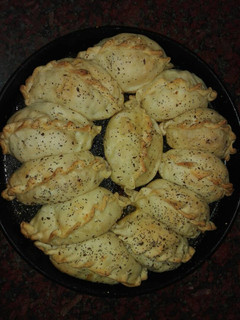 Una foto de Empanadas de pollo y verdeo