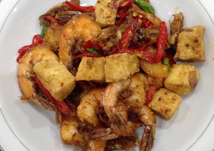 Rahasia Bikin Udang Tumis Pedas Anti Gagal