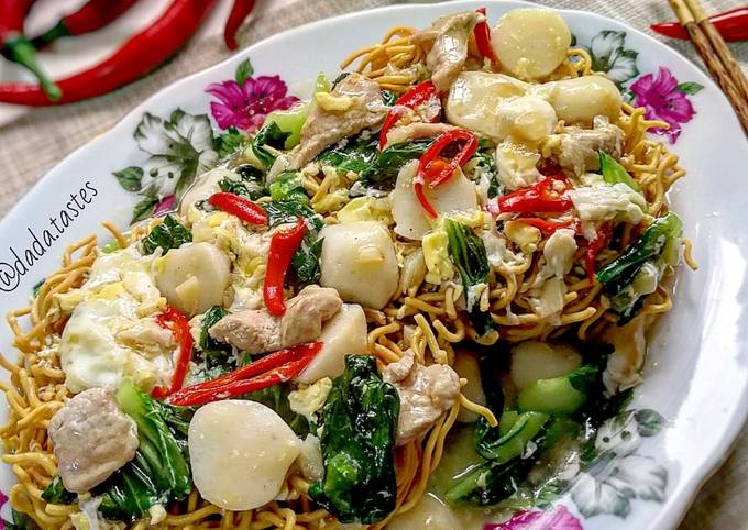 Yee Mee Kantonis/Mie Telur Siram