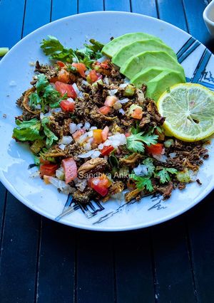 A picture of Karela crispy chat.