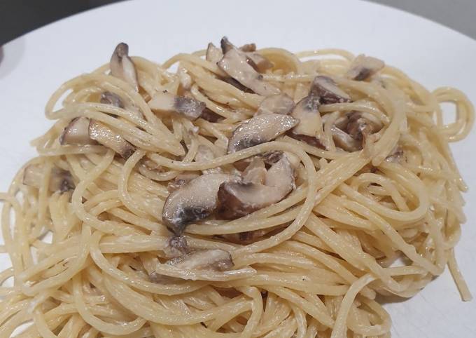 Spaghetti ai funghi Receta de Xavi- Cookpad