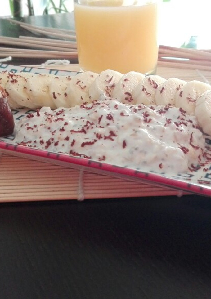Una foto de Desayuno con plátano y avena