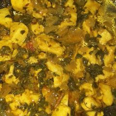 A picture of Palak paneer.