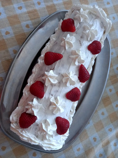 Foto di Rotolo panna e fragole