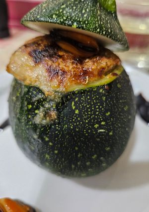 Foto principal de Calabacín relleno de crema de mejillones y gambas