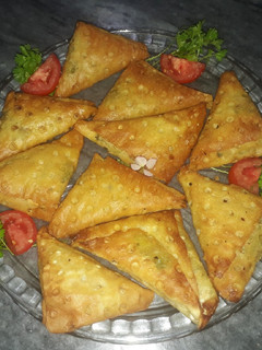 عکسی از دستور سمبوسه سیب زمینی خوشمزه 😍
